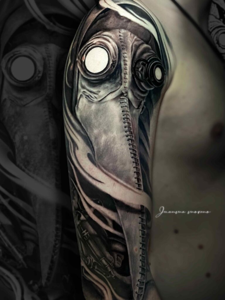 mascara pajaro, realista, realismo