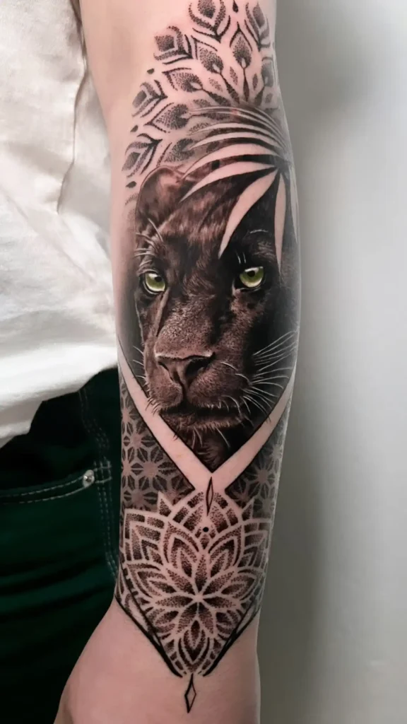 Tatuajes realistas en Málaga con cara de un puma